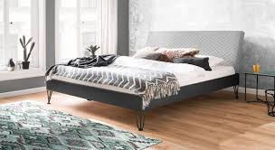 Back to 70's schreit dieses bett oder noch früher? Metallbett Im Retro Look Mit Elegantem Polster Kopfteil Vegeta