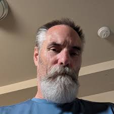 What to look for when buying sports cards now?