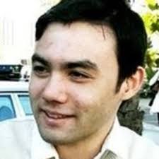 Julian Hess's Instagram, Twitter & Facebook