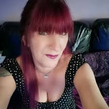 Tracy Crump's Instagram, Twitter & Facebook