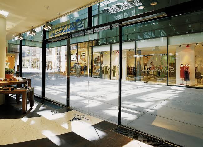 Cửa kính trung tâm thương mại - AUTODOOR VIET NAM