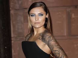 Nun haben sich die gerüchte um ein liebesaus bestätigt und die beiden gehen getrennte wege. Sophia Thomalla Darum Muss Das Helene Fischer Tattoo Warten Trend Magazin Thomalla Fischer Tattoo Helene Fischer Ungeschminkt