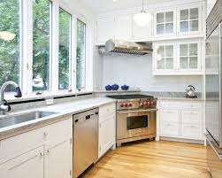 16 Inspiring Ideas Of Small Corner Kitchens That Make A Big Difference Small Kitchen Solutions Corner Stove Kitchen Layout