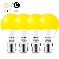 Dusk To Dawn Sensor 8 Watt 750 Lumen Led Light Bulbs B22 Auto On Off Hekee