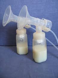(ranging from 21 to 30 oz.) and it remains the same after the initiation of weaning foods, the overall intake of breastmilk by babies decreases significantly. How Much Expressed Milk Will My Baby Need Kellymom Com