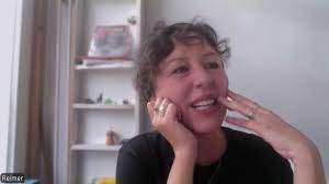 Marian Donner over haar boek Rooksignalen en de onaangepastheid van haar  familie.