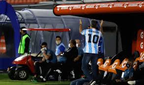 No título mundial contra o hamburgo, ele assumiu o. Renato Gaucho Leading Of One Of The Best Homages To Maradona