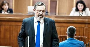 Ο χρυσαυγίτης χρήστος παππάς, διέφευγε της ελληνικής αστυνομίας, από την ημέρα της καταδίκης της νεοναζιστικής εγκληματικής οργάνωσης τον περασμένο οκτώβρη, μέχρι και σήμερα όπου. Xrhstos Pappas Patrisnews Efhmerida Patris Hleias