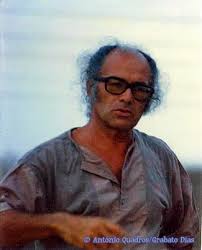 Lisboa Cultura - Pintor, poeta e ceramista, "uma espécia de extraterrestre  que enche uma geração sem a ela pertencer", como o descrevia Siza Vieira  (Dicionário de Biografias, Porto Editora, 2001), António Quadros