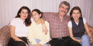 Türk sineması'nın en ünlü yıldızlarından hülya darcan; Tanju Korel And Hulya Darcan Dating Gossip News Photos