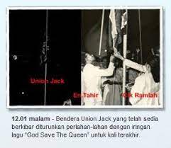Bendera ini diturunkan oleh dua orang anggota dari kapal perang kecil, h.m.s. Bendera Union Jack Diturunkan Mrkumai Blogspot Com Merdeka Turunnya Bendera Union Jack Bendera Persekutuan Tanah Melayu Dinaikkan Watashino