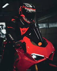 Venom Helmet In 2020 Cool Motorcycle Helmets Motorcycle Helmets Motorcycle Helmet Design