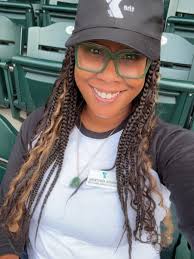 Happy Birthday to the owner of @ikneadyourbody and my beautiful friend  Gayla! I'm not sure you know how much you've impacted my life! I admire you  for so many reasons! I love