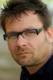 Kispál és a borz és a kiscsillag egy alap zenekart alkot lovasi andrás szombat esti jubileumi arénakoncertjén, melyen több mint 20 vendég. Lovasi Andras Sztarlexikon Starity Hu