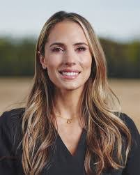 Amy Calderone's Instagram, Twitter & Facebook