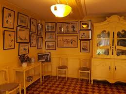 Monet dined at the greatest restaurants throughout the world and would introduce aspects of his newly discovered monet's artistic sensibility extended to the culinary canvas of the dining room table. Claude Monet S Home At Giverny Along The Loops Of The Seine