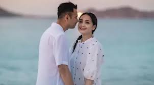 Jun 18, 2021 · fimela.com, jakarta nagita slavina disebut mirip kate middleton saat memakai gaun floral warna biru dalam sebuah acara belum lama ini. Kenakan Bikini Nagita Slavina Kena Protes Entertainment Fimela Com