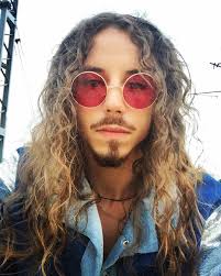 Michał szpak wyróżnia się swoim oryginalnym wyglądem. Instagram Photo By Michal Szpak May 31 2016 At 6 16pm Utc Instagram Posts Photo Long Hair Styles