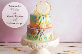 Die amateure finden es lustig und erfreulich die kuchen zu backen und sie dann für ihre familie und freunde zu dekorieren und dabei selbst geld zu. Schokoladen Tortchen Mit Traube Prosecco Und Erdnuss Nougat Marion S Kaffeeklatsch