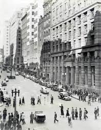 Its former constituent parts were the commonwealth trading bank of australia, the commonwealth savings bank of australia, and the commonwealth development bank. Commonwealth Trading Bank Headquarters Building The Dictionary Of Sydney