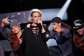 I år skal artistene prøve seg på blant annet latinopop, joik og stadionrock, melder nrk når høstens. Nesna Nordland Rok Ut Av Stjernekamp