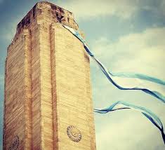 Este se constituye de elementos representativos vinculados a las ideas de los. Feliz Dia El Monumento A La Bandera En Diez Imagenes Descubrir Turismo