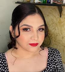 Make Up by Lizeth Yamaguchi