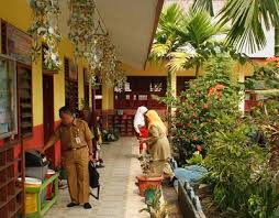 Sman 2 siak hulu adalah sekolah yang berwawasan lingkungan (adiwiyata), yang mana di raih pada tahun 2010 dari kementrian lingkungan hidup ri. Dua Sekolah Dikampar Terima Penghargaan Nasional Berita Website Resmi Pemerintah Provinsi Riau