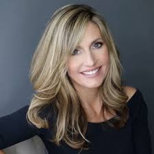 Donna Higgs's Instagram, Twitter & Facebook