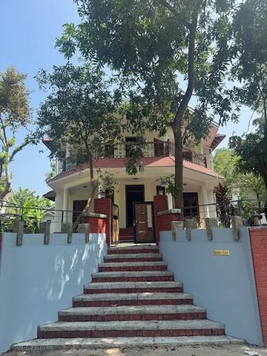Thalassery Lodges at the Best Price | cozycozy