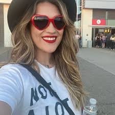 Veronica Kramer (@okayestcomedian)