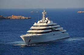 With a beam of 22 m and a draft of 5.9 m. Wie Man Als Milliardar Sein Geld Verbrennt