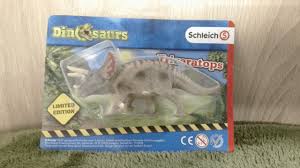 Das neo magazin hat jetzt nicht nur ihrem studio ein makeover verpasst, sondern jetzt zum ende der sommerpause gibt es nun. Triceratops Blue Ocean Entertainment Exclusive Magazine By Schleich Laptrinhx News