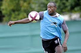 Born 2 february 1985) is a kenyan professional footballer who plays as a striker for kenyan premier league champions gor mahia f.c. Dennis Oliech Weekly Pay At Free State Stars Fc Whownskenya
