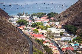Saint helena, named after saint helena of constantinople since it was sighted on her feast day, is an island of volcanic origin in the south atlantic ocean. Mantis St Helena Jamestown Aktualisierte Preise Fur 2021