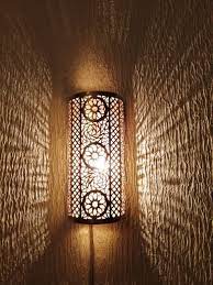 Appréciez le monde magique de luz arabe. Moroccan Wall Light Handmade Oriental Wall Lamp Brass Night Light Marrakesh Fez In 2020 Wall Lamp Wall Lights Led Wall Lights