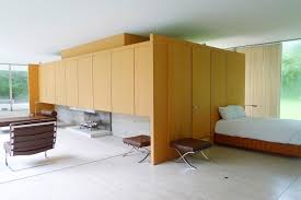 Mies Van Der Rohe S Farnsworth House House Interior Farnsworth House Interior Architecture