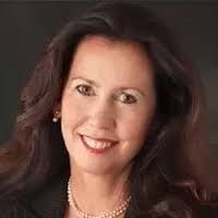 Beth Dipaolo's Instagram, Twitter & Facebook