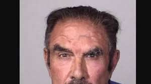 Acusan a David Michelson, un cirujano plástico, de agresión sexual a 15  pacientes en California, en su mayoría latinas