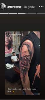 Artur boruc is a polish professional footballer who plays as a goalkeeper for ekstraklasa club legia warsaw. Artur Boruc Zrobil Sobie Straszny Tatuaz Fani Tak Jak Cie Lubie Artur Tak Reka Do Amputacji Kozaczek