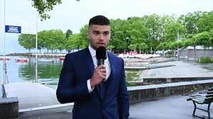 Devant sa caméra, le jeune garçon s'est mis sur son 31 avec un pantalon bien trop petit, sûr. La Question Elle Est Vite Repondue Ou Pas 20 Minutes