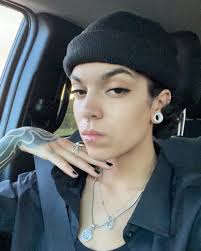 Eli Sage (@latenightsnak) • Instagram photos and videos