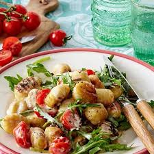 Gnocchi Mit Tomaten Kasesosse Und Rucola Rezept Lecker Rezept Rucola Rezepte Rezepte Keto Rezepte Abendessen