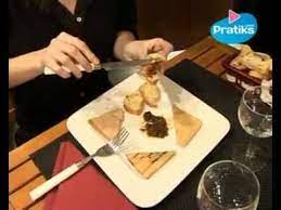Le foie gras est particulièrement populaire dans la cuisine française et peut être servi frais, en mousse voire poêlé, seul ou accompagné. Comment Deguster Un Foie Gras Youtube