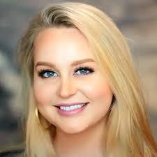 Laney Mills's Instagram, Twitter & Facebook