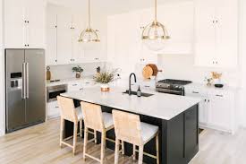 It provides a beautiful contrast against the wall color of your choice without being overly stark and white. Kitchen Island Paint Colors Gorgeous Paint Colors For Your Kitchen