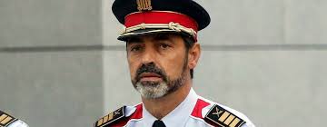 El conseller Sàmper restitueix el Major Trapero com a cap del cos de Mossos  d'Esquadra