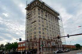 It houses office space as well as a large bank anchor. Historic Terrace Building Undergoes Renovations Renewal Sarasota Your Observer