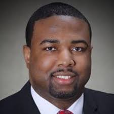 Julie Caple's Instagram, Twitter & Facebook