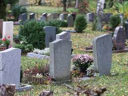 Ruhezeiten Auf Friedhofen Was Mit Alten Grabern Gebeinen Und Grabsteinen Passiert Svz De